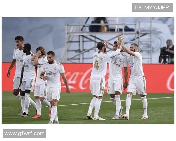 皇马客场战胜拉科，本泽马梅开二度贡献关键胜利